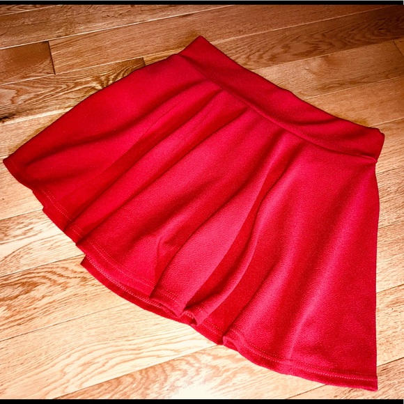 Bright Red Skort, L - Picture 6 of 11